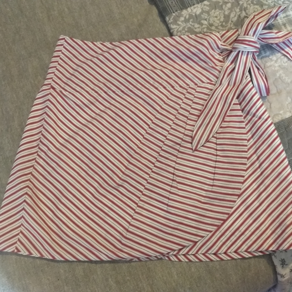 Button wrap skirt